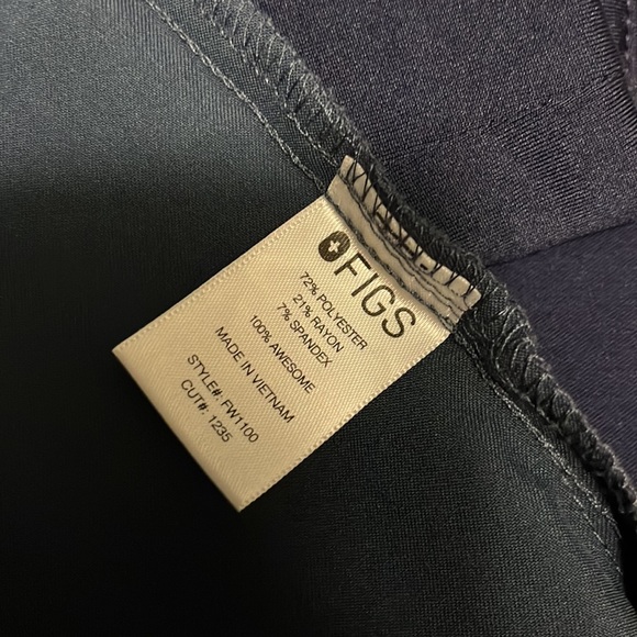 Figs Top 3 pocket casma top in blue-grey size Small - Picture 3 of 4